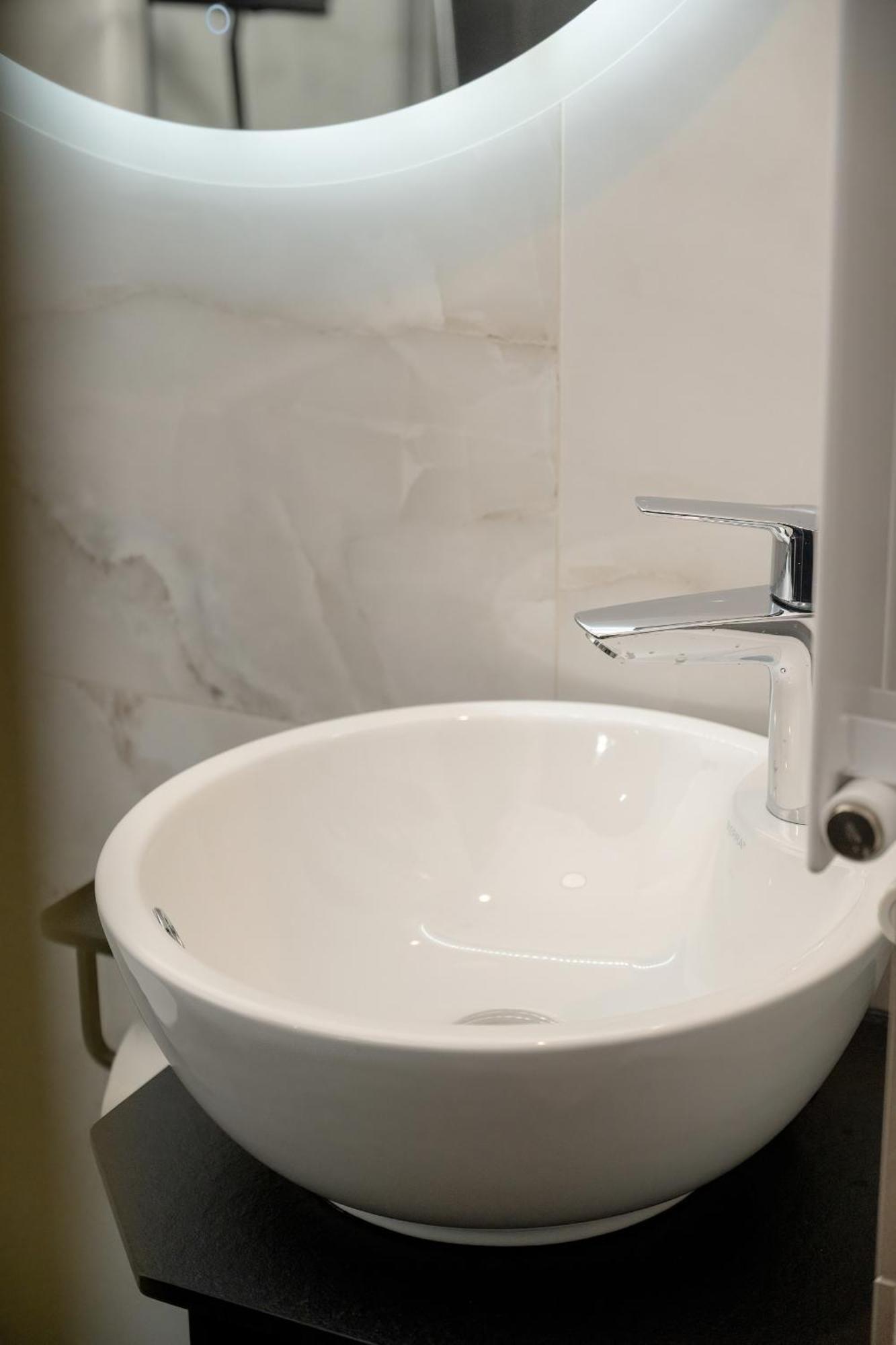 Przestronne Blisko Starego Miasta By Renters Apartmán Vratislav